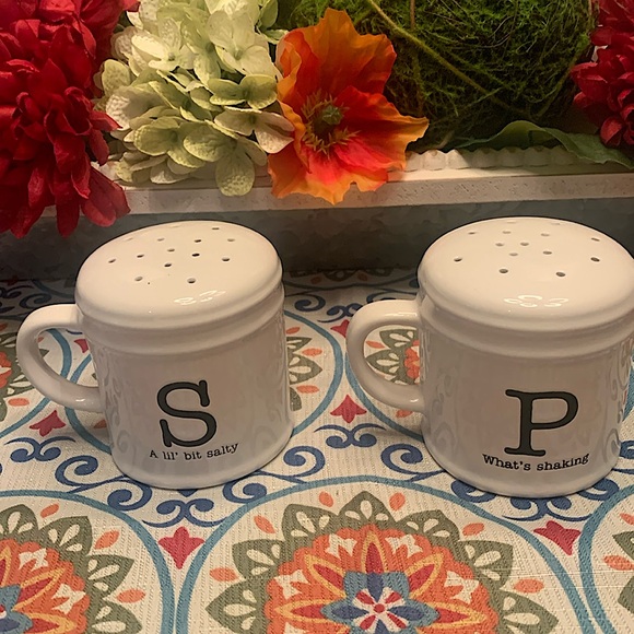 Mud Pie salt and pepper shakers - Picture 1 of 6